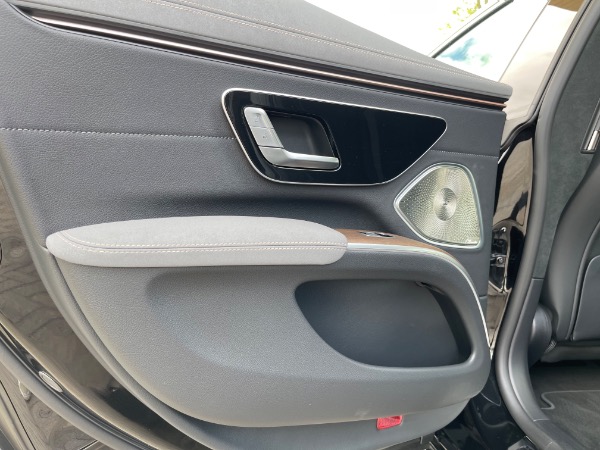 Used-2022-Mercedes-Benz-EQS-450-plus-luxury