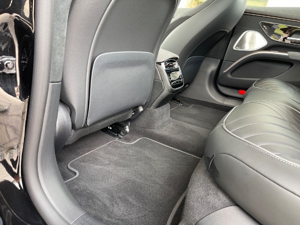 Used-2022-Mercedes-Benz-EQS-450-plus-luxury