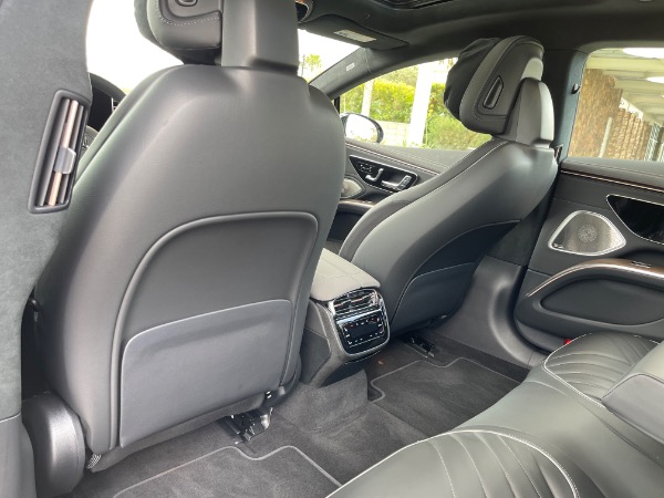 Used-2022-Mercedes-Benz-EQS-450-plus-luxury