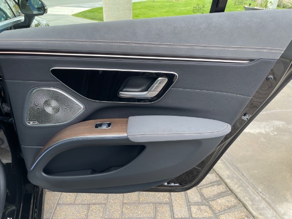 Used-2022-Mercedes-Benz-EQS-450-plus-luxury