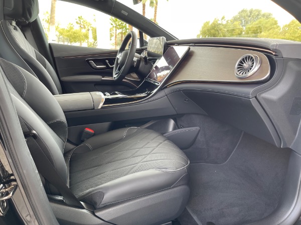Used-2022-Mercedes-Benz-EQS-450-plus-luxury