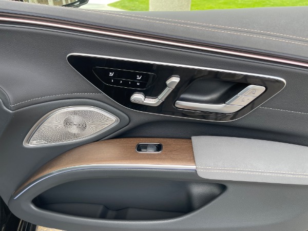 Used-2022-Mercedes-Benz-EQS-450-plus-luxury