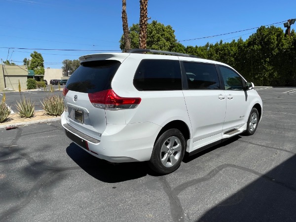 Used-2013-Toyota-Sienna-LE-Mobility-7-Passenger