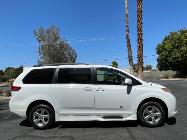 Used-2013-Toyota-Sienna-LE-Mobility-7-Passenger