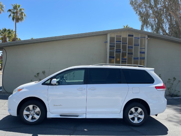 Used-2013-Toyota-Sienna-LE-Mobility-7-Passenger