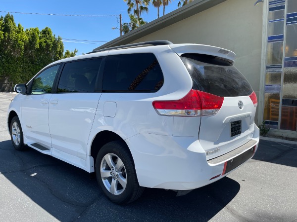 Used-2013-Toyota-Sienna-LE-Mobility-7-Passenger
