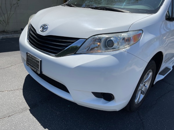 Used-2013-Toyota-Sienna-LE-Mobility-7-Passenger