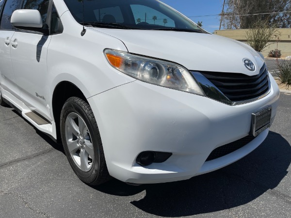 Used-2013-Toyota-Sienna-LE-Mobility-7-Passenger