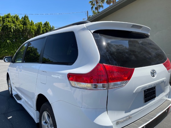 Used-2013-Toyota-Sienna-LE-Mobility-7-Passenger