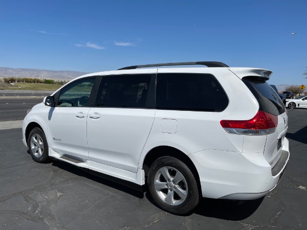 Used-2013-Toyota-Sienna-LE-Mobility-7-Passenger