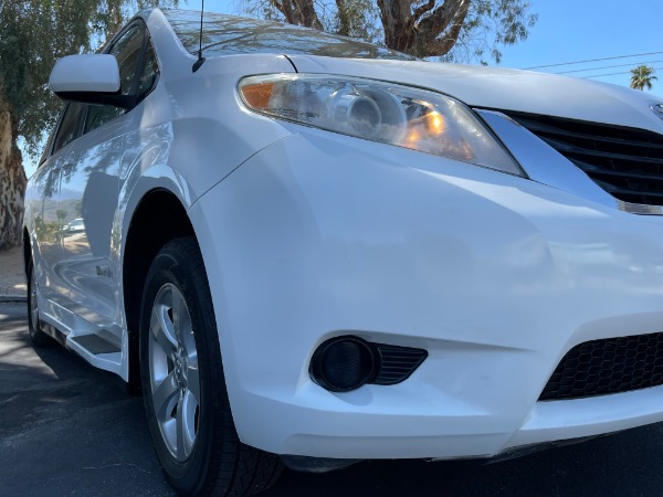 Used-2013-Toyota-Sienna-LE-Mobility-7-Passenger