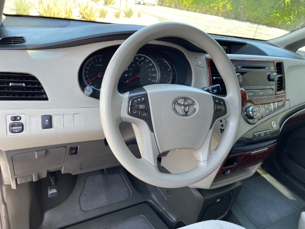 Used-2013-Toyota-Sienna-LE-Mobility-7-Passenger