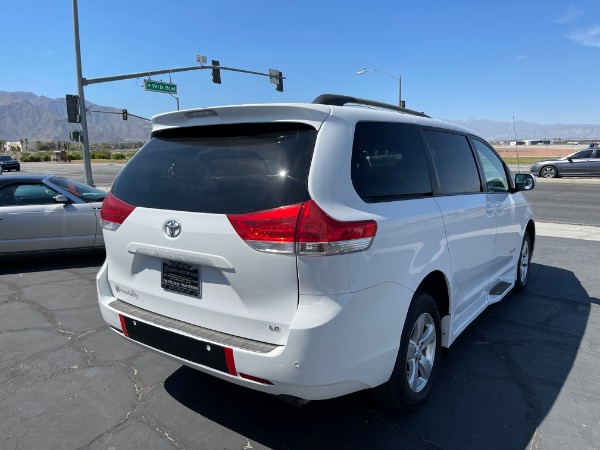 Used-2013-Toyota-Sienna-LE-Mobility-7-Passenger