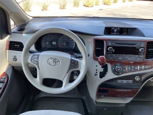 Used-2013-Toyota-Sienna-LE-Mobility-7-Passenger