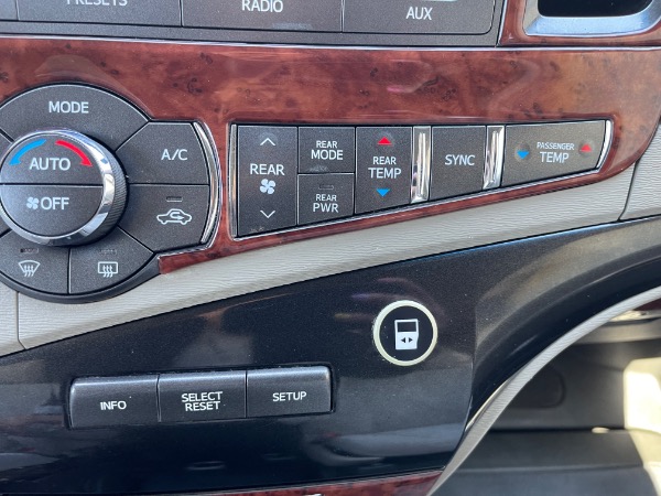 Used-2013-Toyota-Sienna-LE-Mobility-7-Passenger
