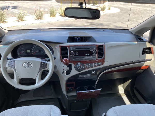 Used-2013-Toyota-Sienna-LE-Mobility-7-Passenger