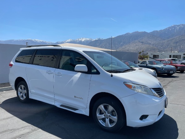 Used-2013-Toyota-Sienna-LE-Mobility-7-Passenger