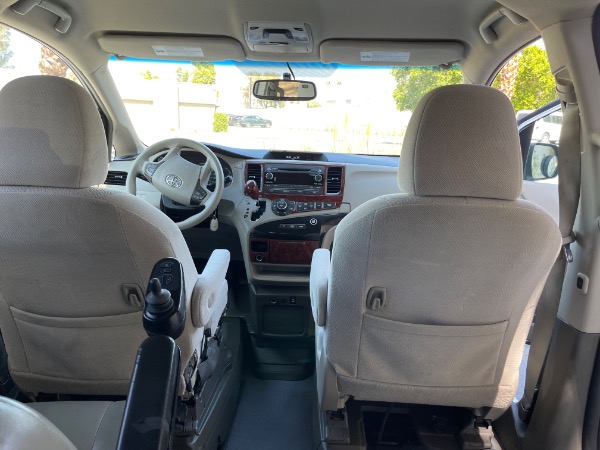 Used-2013-Toyota-Sienna-LE-Mobility-7-Passenger