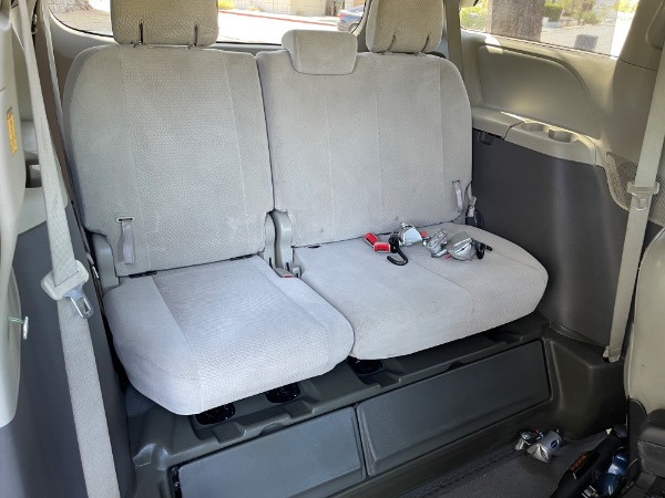 Used-2013-Toyota-Sienna-LE-Mobility-7-Passenger