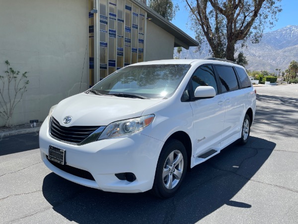 Used-2013-Toyota-Sienna-LE-Mobility-7-Passenger