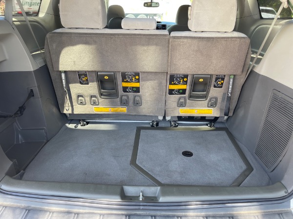 Used-2013-Toyota-Sienna-LE-Mobility-7-Passenger