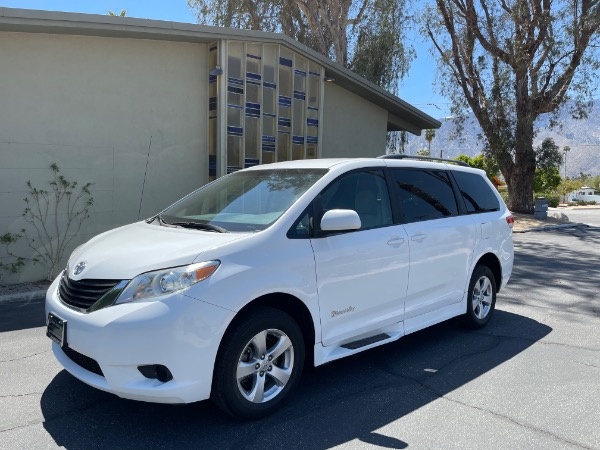 Used-2013-Toyota-Sienna-LE-Mobility-7-Passenger