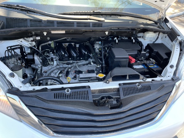 Used-2013-Toyota-Sienna-LE-Mobility-7-Passenger