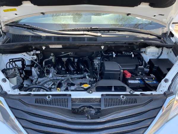 Used-2013-Toyota-Sienna-LE-Mobility-7-Passenger