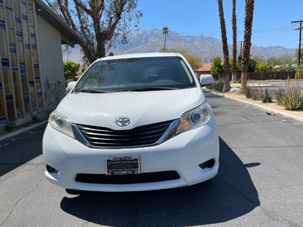 Used-2013-Toyota-Sienna-LE-Mobility-7-Passenger