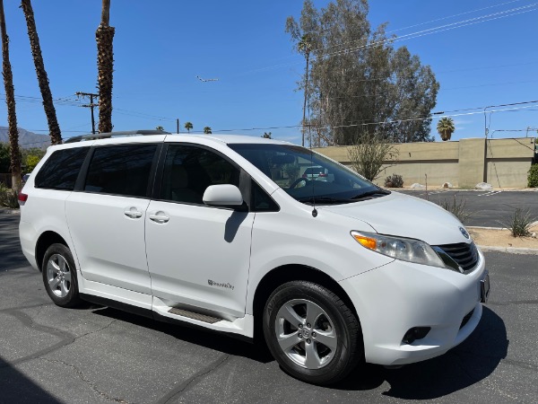 Used-2013-Toyota-Sienna-LE-Mobility-7-Passenger