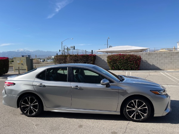 Used-2018-Toyota-Camry-Hybrid-Sport-Edition