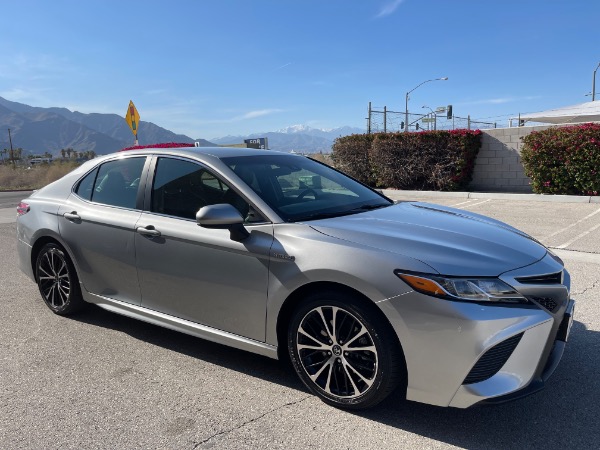 Used-2018-Toyota-Camry-Hybrid-Sport-Edition