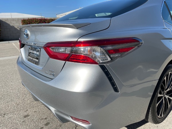 Used-2018-Toyota-Camry-Hybrid-Sport-Edition