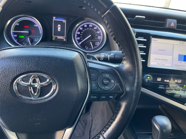 Used-2018-Toyota-Camry-Hybrid-Sport-Edition