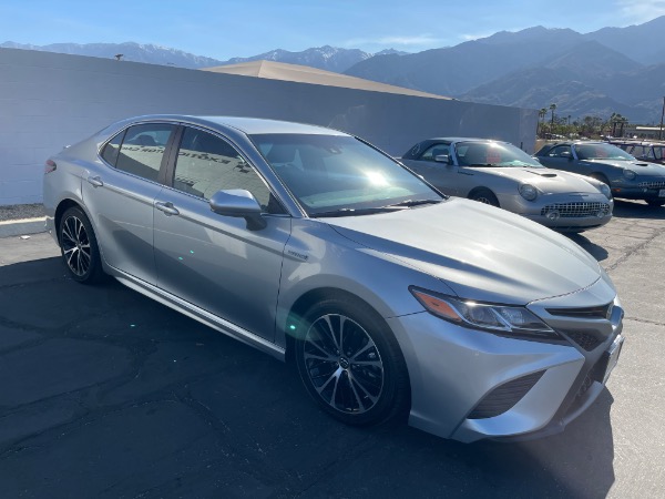 Used-2018-Toyota-Camry-Hybrid-Sport-Edition