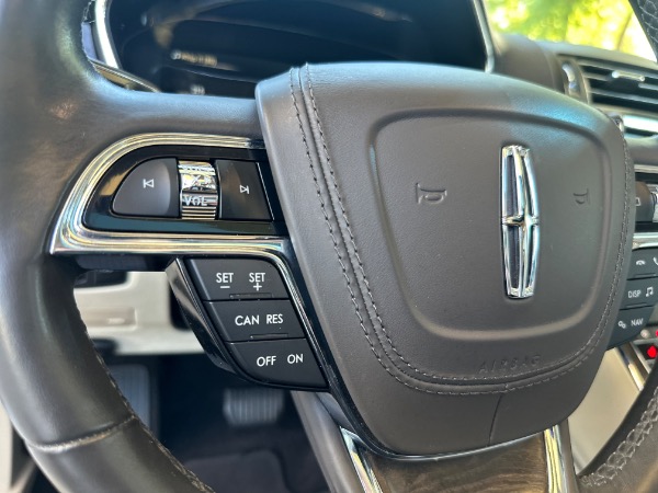 Used-2017-Lincoln-Continental-Select