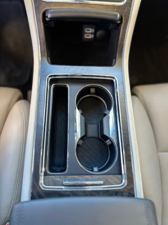 Used-2017-Lincoln-Continental-Select