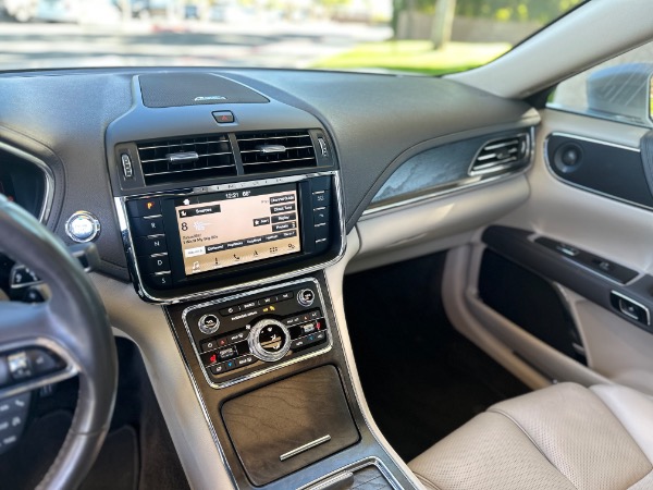 Used-2017-Lincoln-Continental-Select