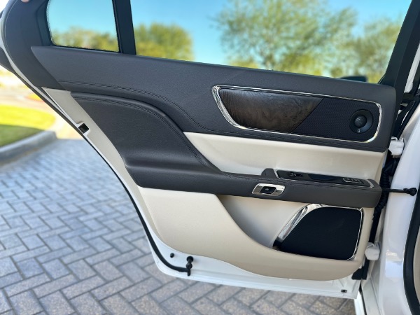 Used-2017-Lincoln-Continental-Select