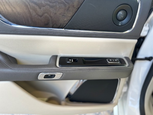 Used-2017-Lincoln-Continental-Select