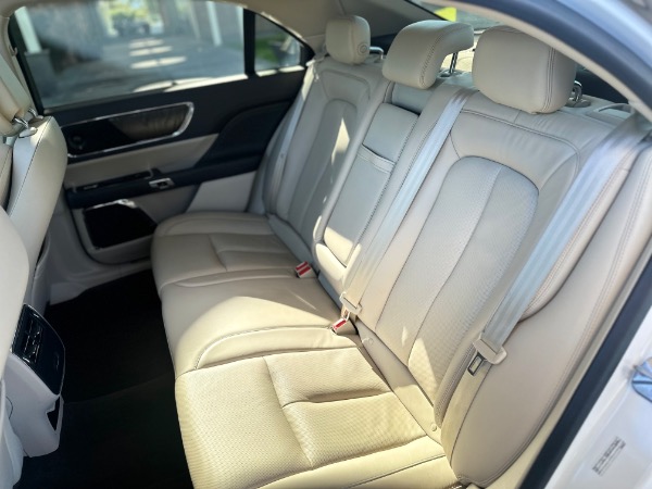 Used-2017-Lincoln-Continental-Select