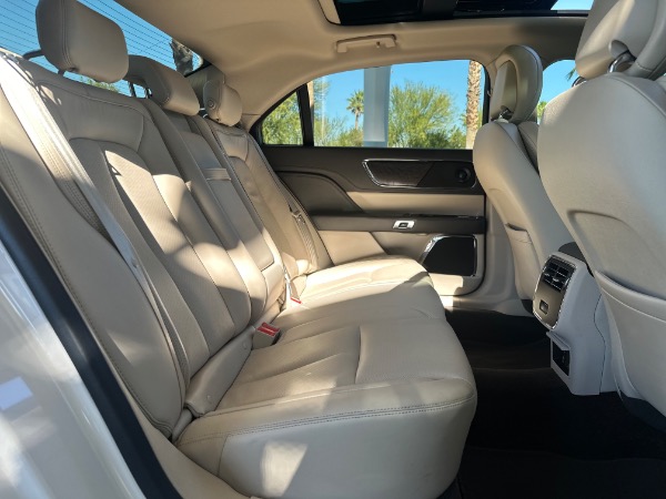 Used-2017-Lincoln-Continental-Select