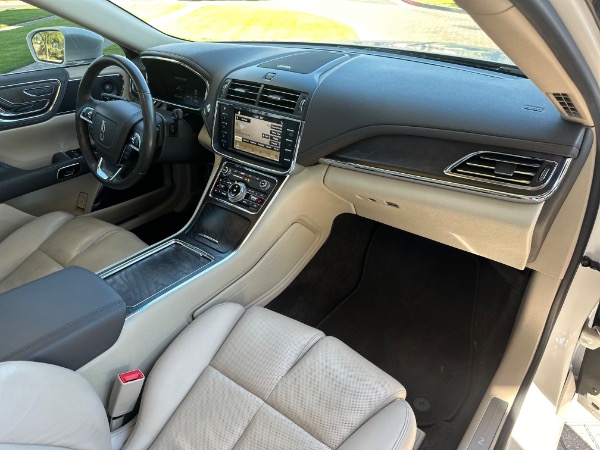 Used-2017-Lincoln-Continental-Select