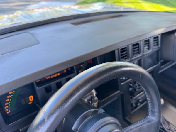 Used-1986-Chevrolet-Corvette-Indianapolis-500-pace-car