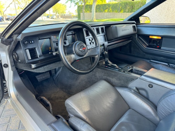 Used-1986-Chevrolet-Corvette-Indianapolis-500-pace-car