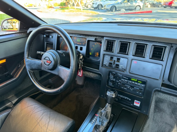 Used-1986-Chevrolet-Corvette-Indianapolis-500-pace-car