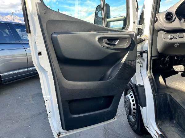 Used-2019-Mercedes-Benz-Sprinter-box-van