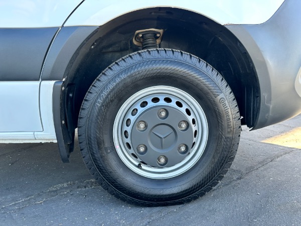 Used-2019-Mercedes-Benz-Sprinter-box-van
