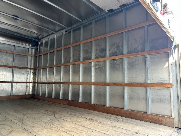Used-2019-Mercedes-Benz-Sprinter-box-van