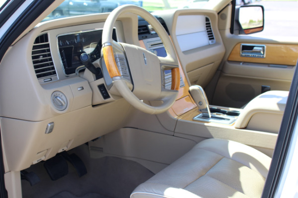 Used-2008-Lincoln-Navigator